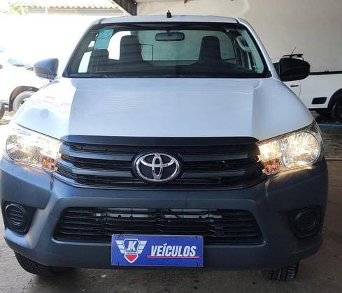 TOYOTA HILUX 2.8 D-4D TURBO DIESEL CS 4X4 MANUAL